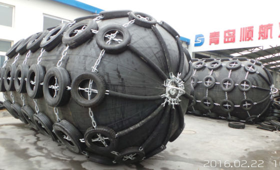 Низкие эксплуатационные расходы пневматический резиновый кранцевый отбойник, сертифицированный CCS, для швартовки судов и защиты гаваней